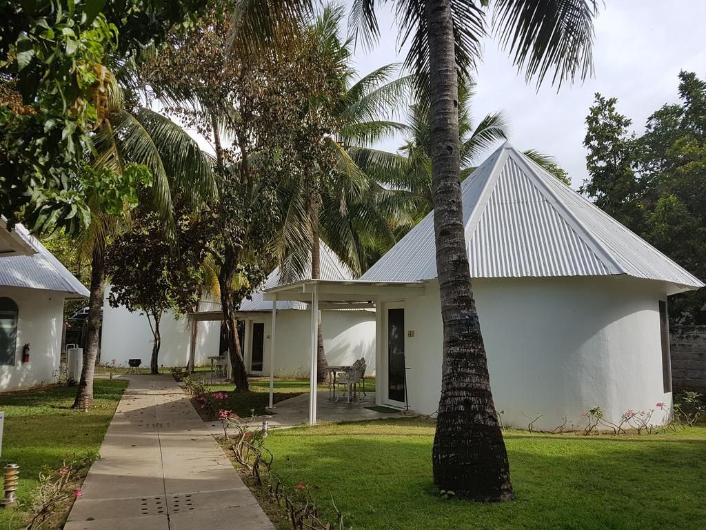 Cordova Reef Village Resort Lapu-Lapu City Exterior photo