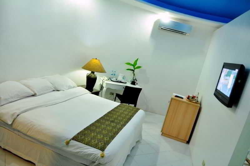 Cordova Reef Village Resort Lapu-Lapu City Exterior photo